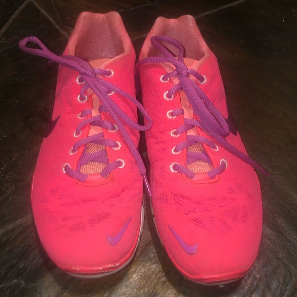 Nike Running Shoes - Picture 2 of 5